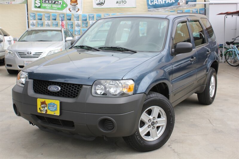 2005 Ford Escape XLS -w/only 24k Low Miles!