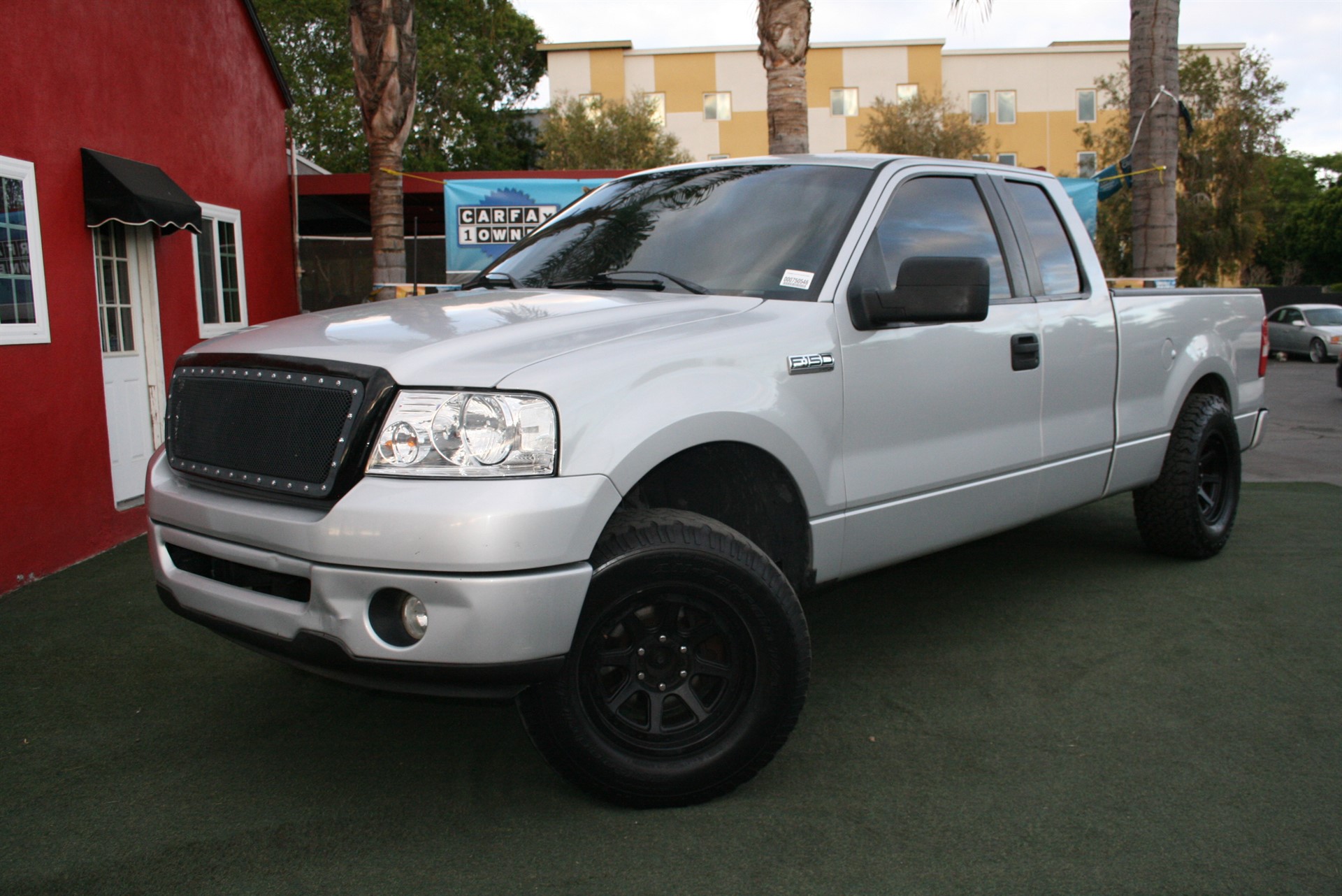 2007 Ford F-150 XL- Lifted and gorgeous!
