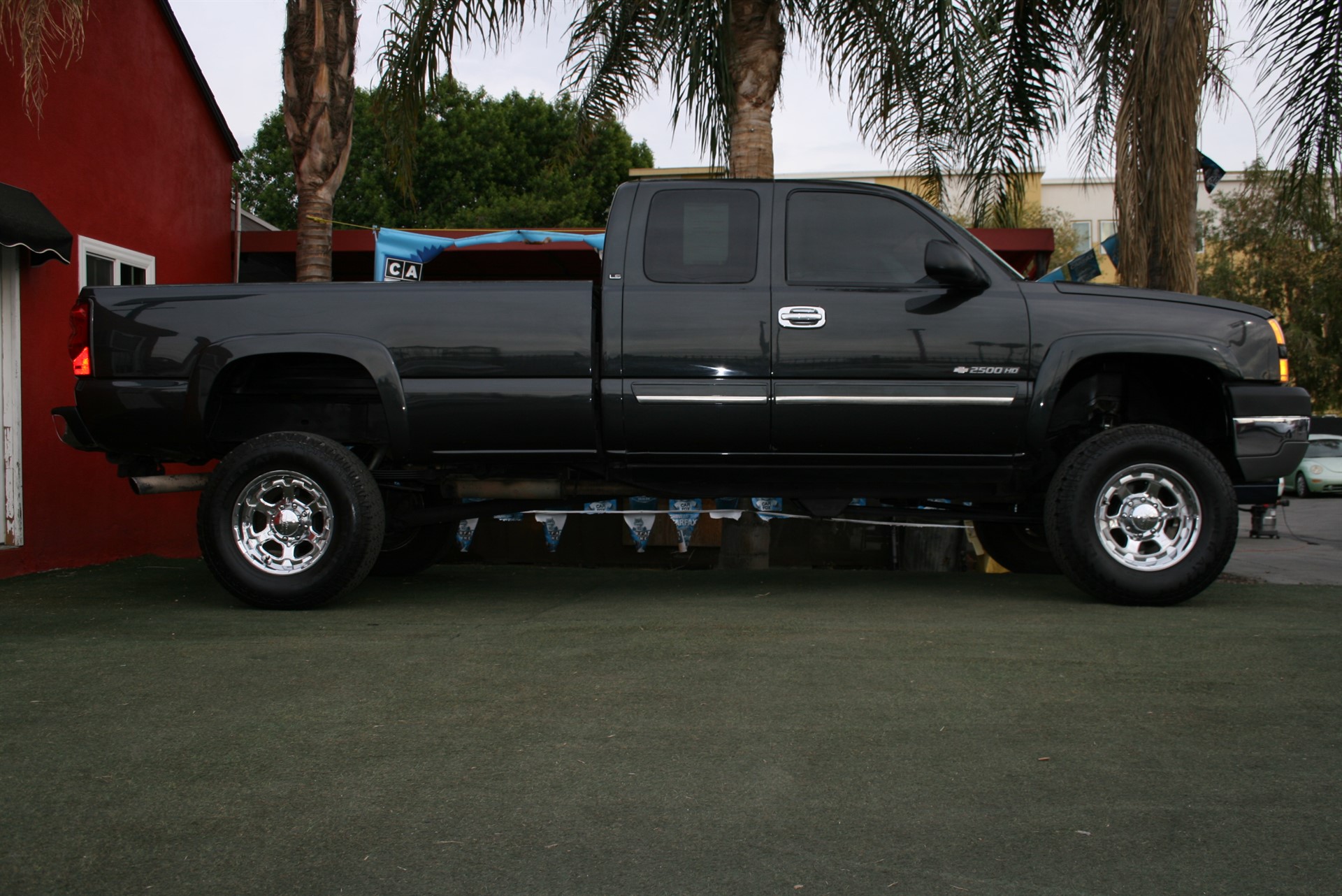 2005 Chevy Silverado 2500HD- Lifted with Big Tires! Very Powerful!