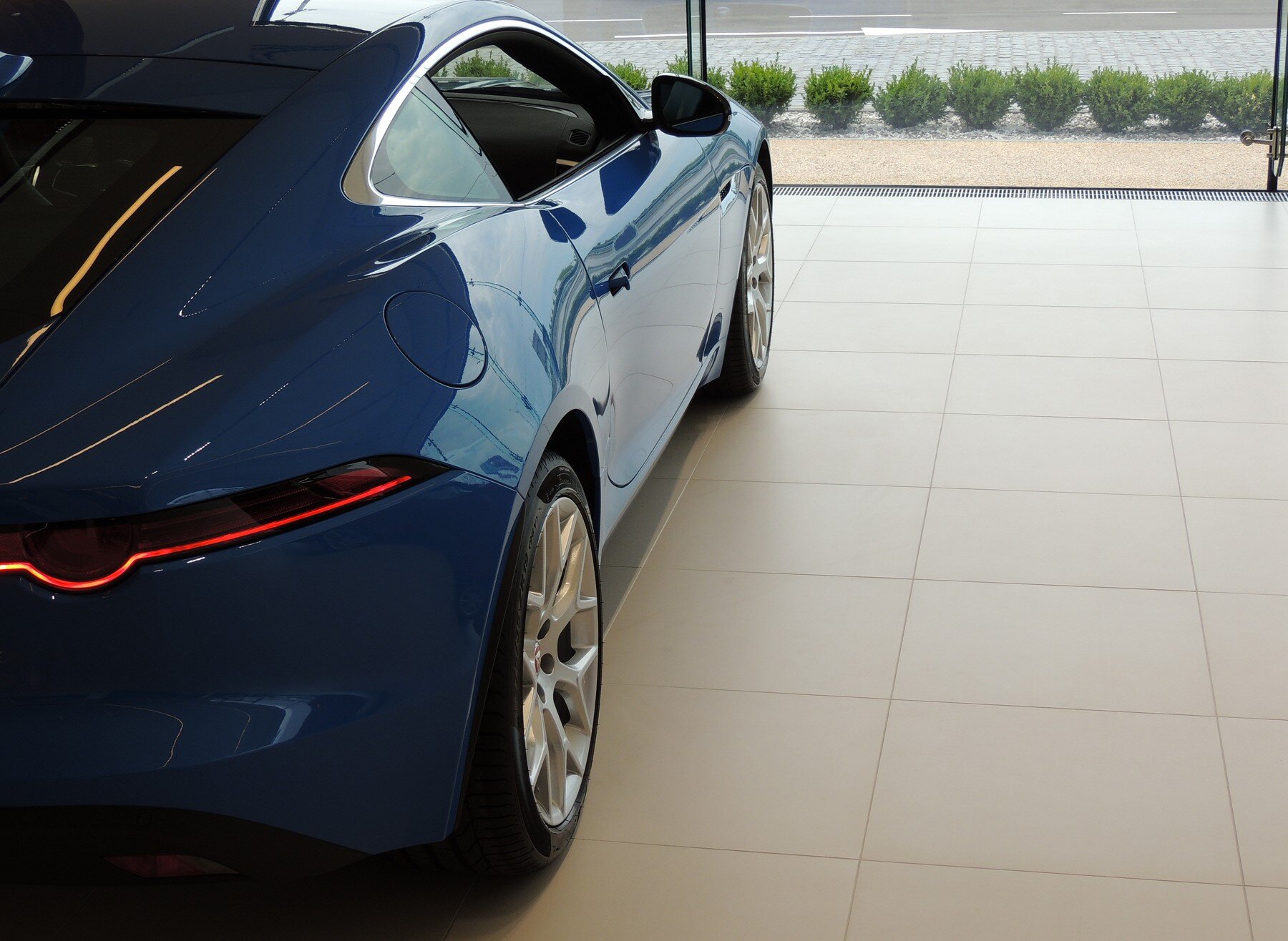 Luxury Car Dealerships in Los Angeles by Brand Specialization (Ferrari, Lamborghini, Rolls-Royce)