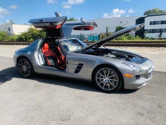 Mercedes SLS AMG