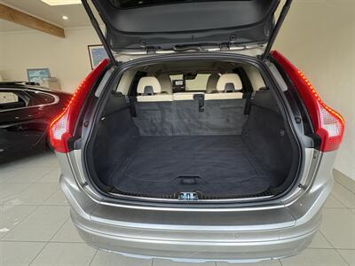 2016 Volvo XC60 T5 Drive-E Platinum   - Photo 8 - Santa Cruz, CA 95062