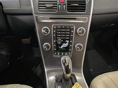 2016 Volvo XC60 T5 Drive-E Platinum   - Photo 15 - Santa Cruz, CA 95062