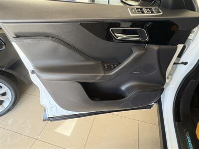 2019 Jaguar F-PACE 25t Premium   - Photo 25 - Santa Cruz, CA 95062