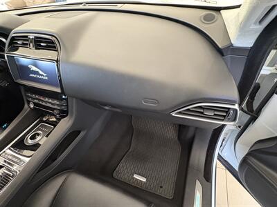 2019 Jaguar F-PACE 25t Premium   - Photo 17 - Santa Cruz, CA 95062