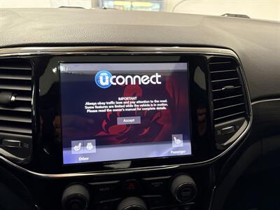 2019 Jeep Grand Cherokee Altitude   - Photo 14 - Santa Cruz, CA 95062