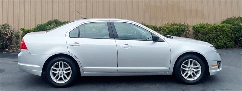 2012 Ford Fusion S photo