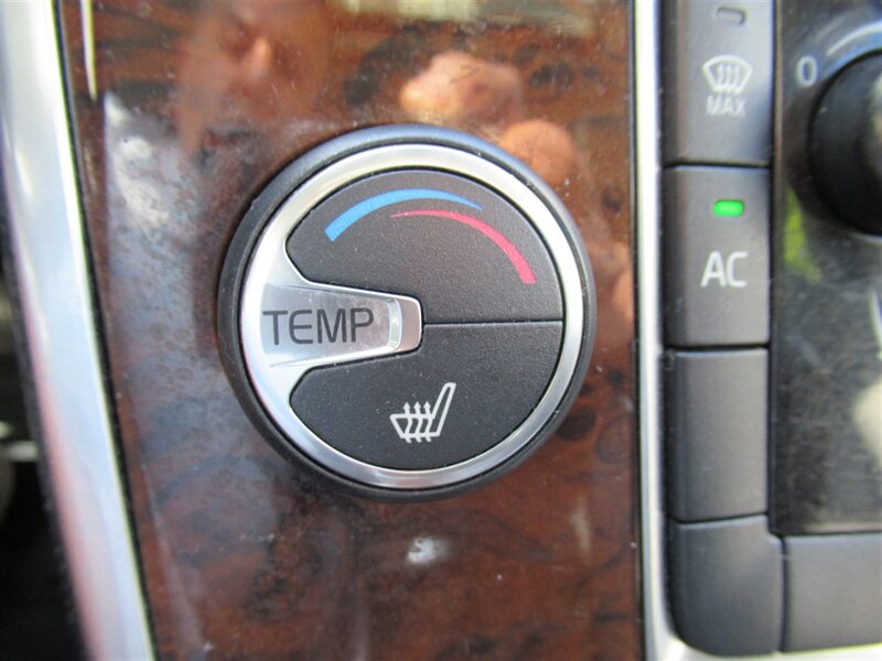 2012 Volvo XC70 T6   - Photo 25 - Sherman Oaks, CA 91423