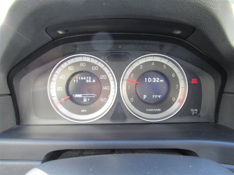 2012 Volvo XC70 T6   - Photo 20 - Sherman Oaks, CA 91423