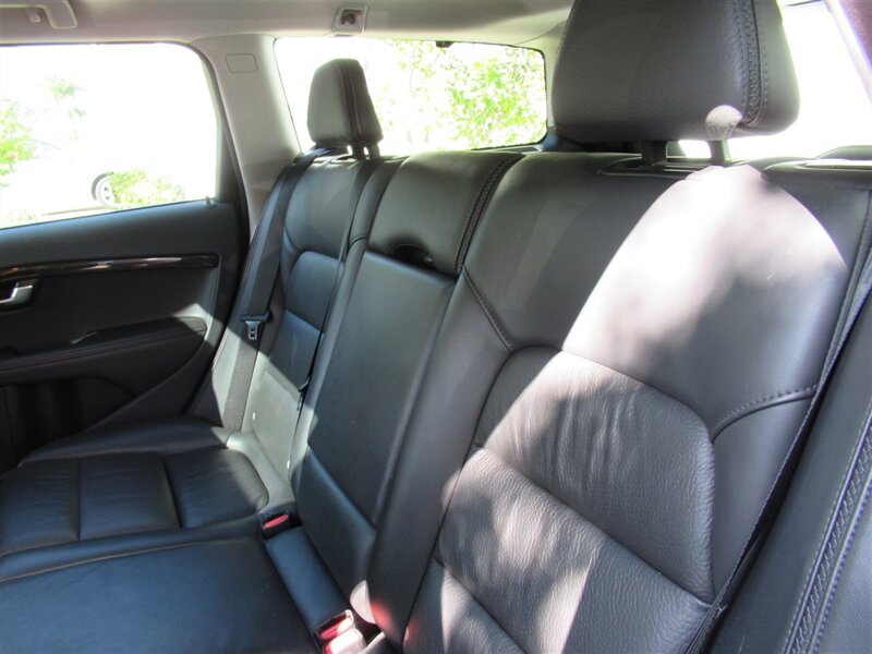 2012 Volvo XC70 T6   - Photo 26 - Sherman Oaks, CA 91423