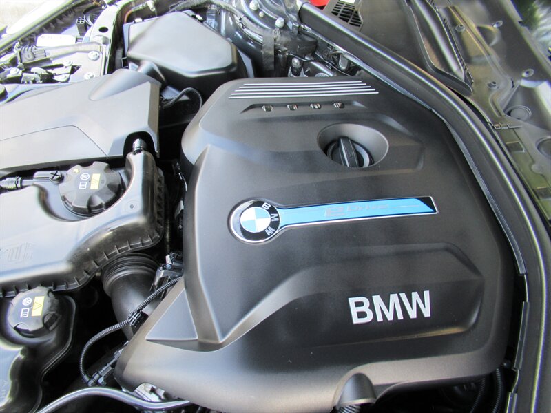 2018 BMW 3 Series 330e iPerformance   - Photo 43 - Sherman Oaks, CA 91423