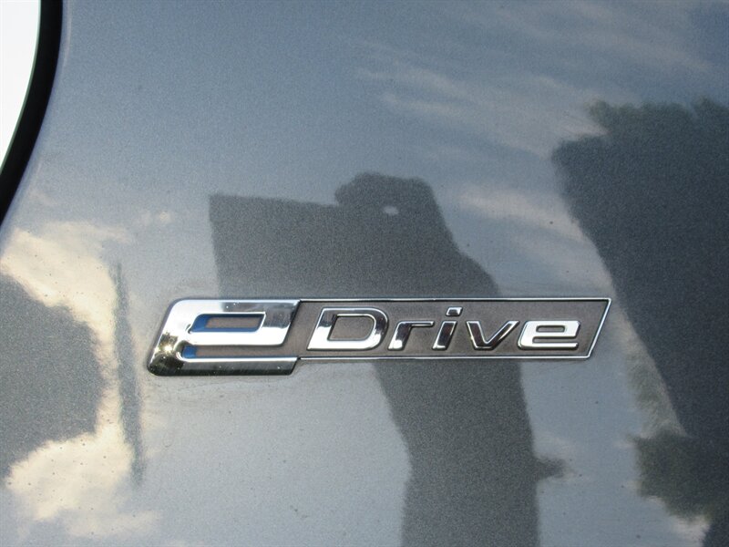 2018 BMW 3 Series 330e iPerformance   - Photo 16 - Sherman Oaks, CA 91423