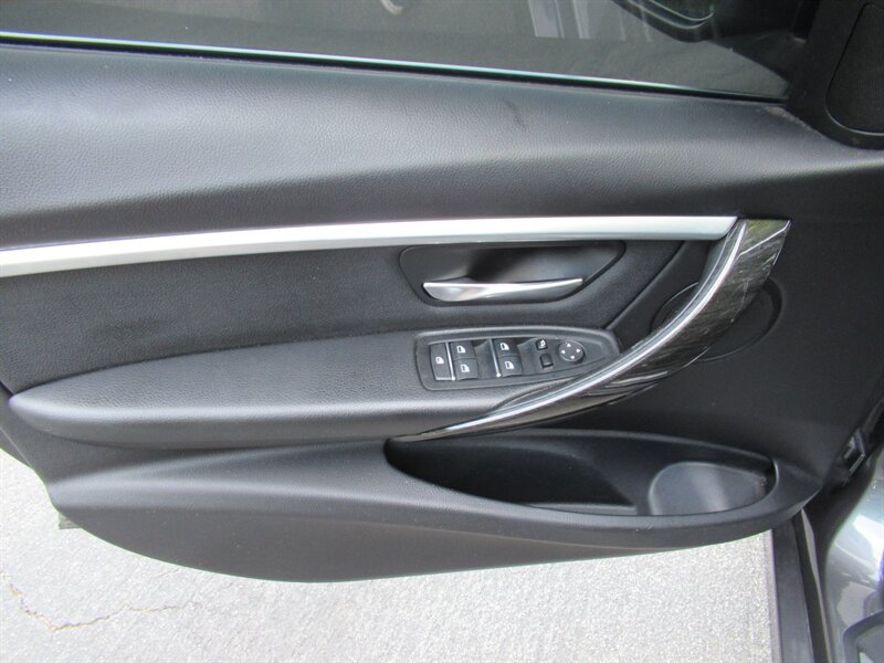 2018 BMW 3 Series 330e iPerformance   - Photo 17 - Sherman Oaks, CA 91423