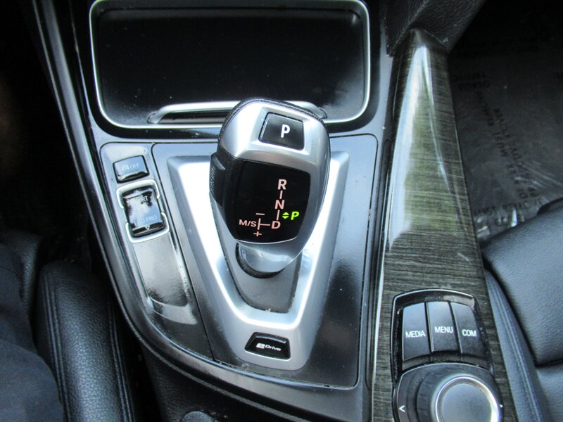 2018 BMW 3 Series 330e iPerformance   - Photo 26 - Sherman Oaks, CA 91423