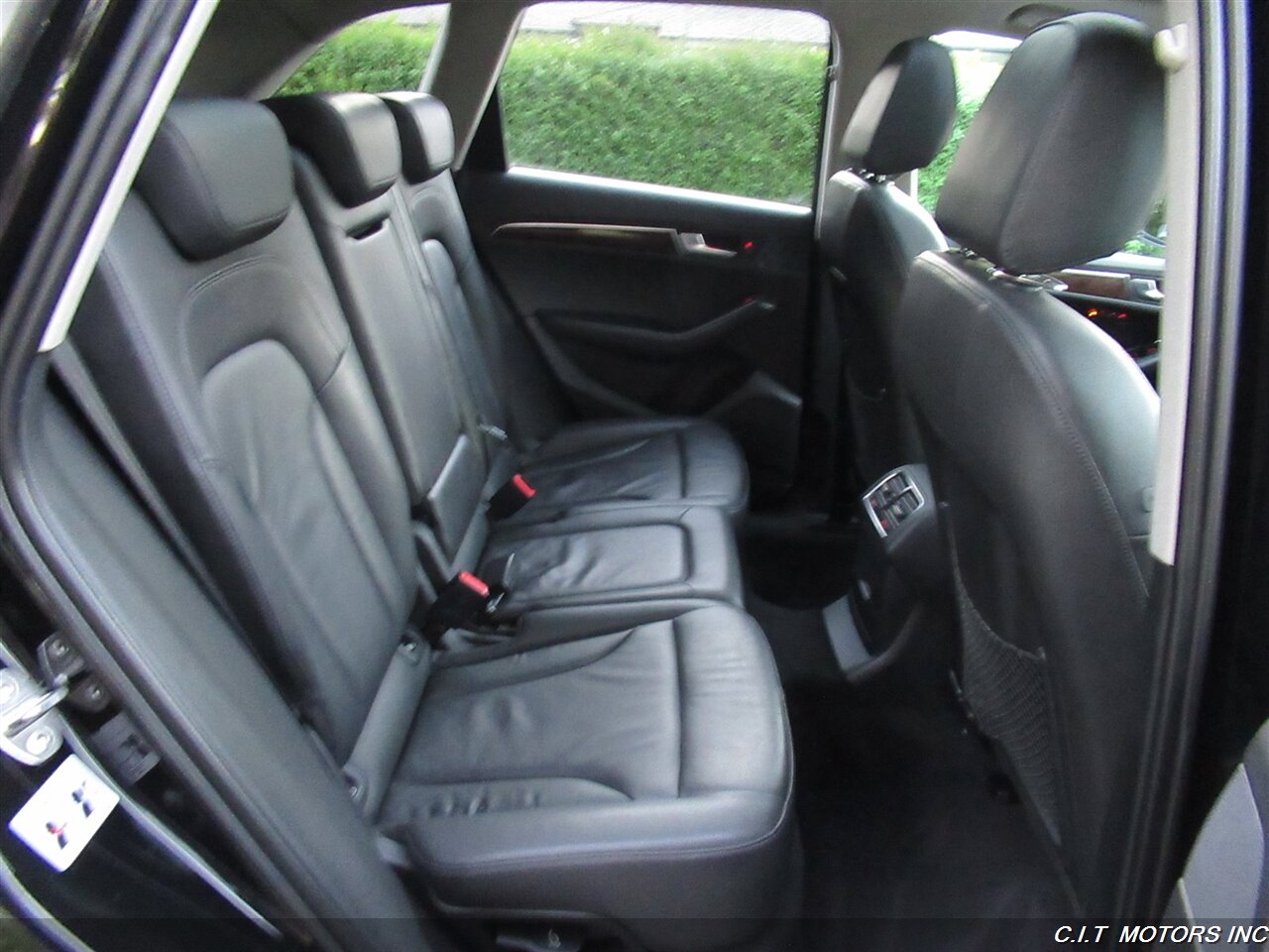 2010 Audi Q5 3.2 quattro Premium   - Photo 30 - Sherman Oaks, CA 91423