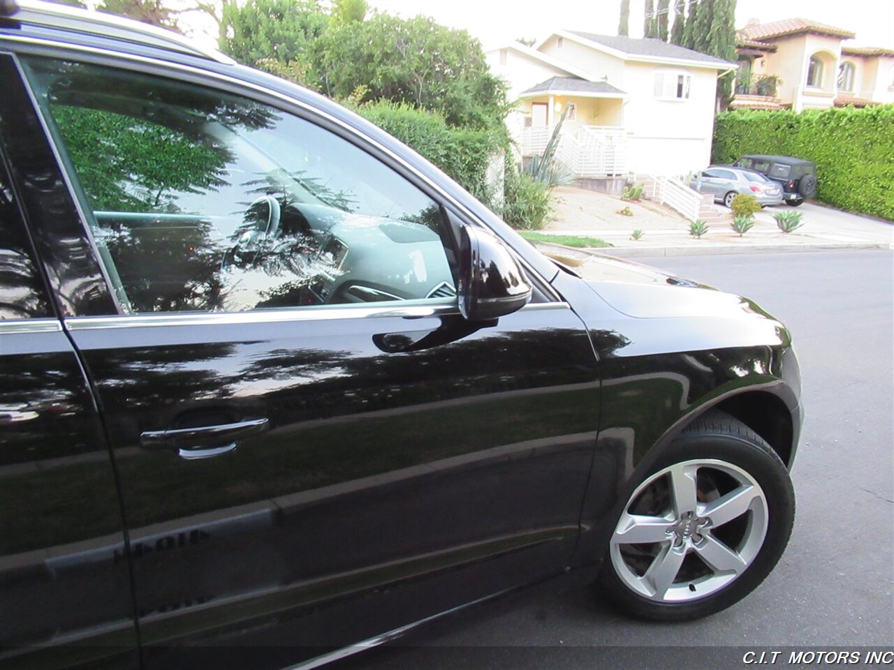 2010 Audi Q5 3.2 quattro Premium   - Photo 33 - Sherman Oaks, CA 91423