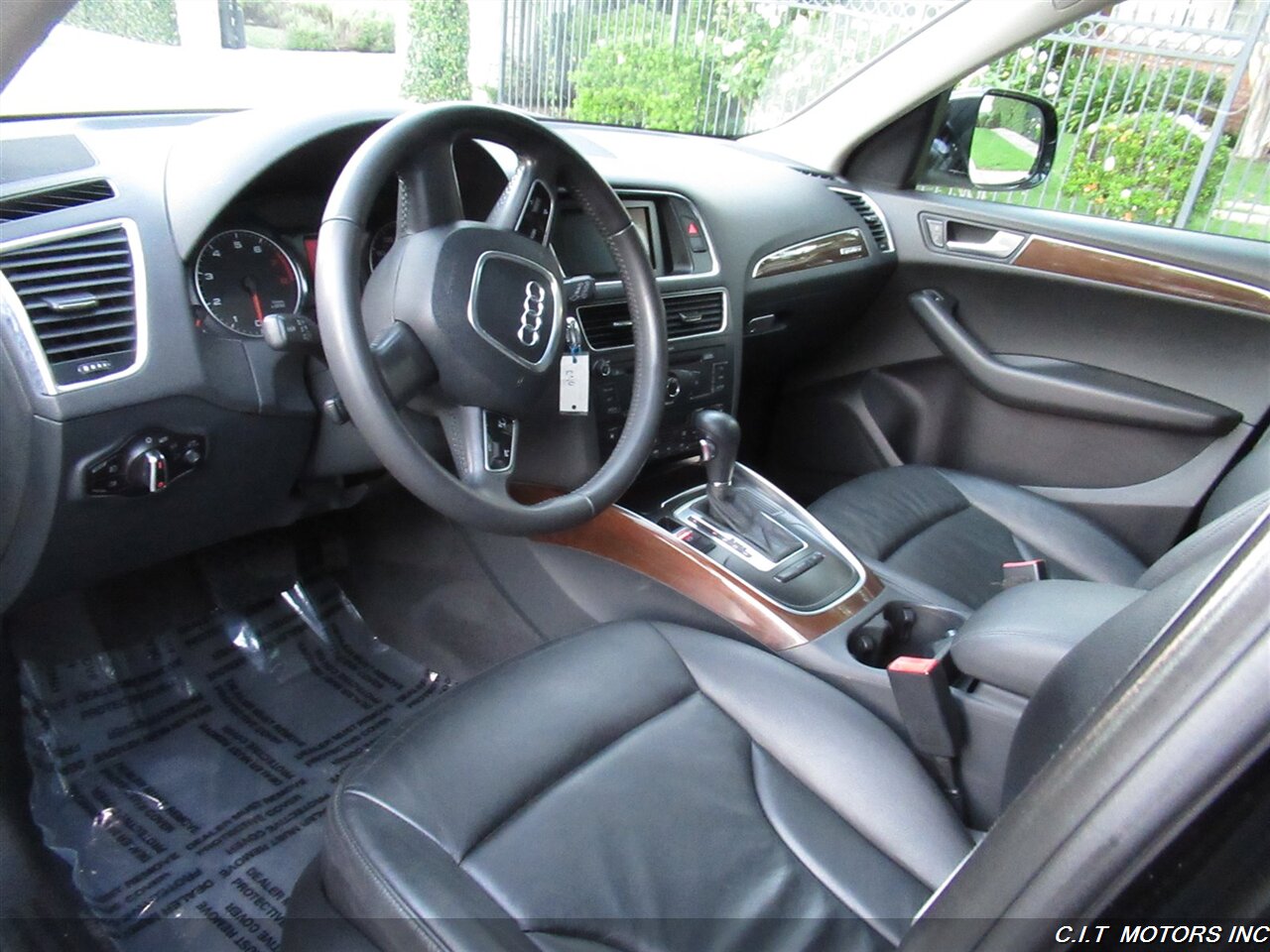 2010 Audi Q5 3.2 quattro Premium   - Photo 16 - Sherman Oaks, CA 91423
