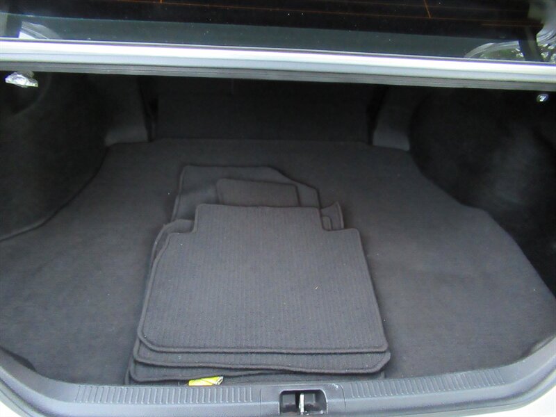 2019 Toyota Camry LE   - Photo 33 - Sherman Oaks, CA 91423