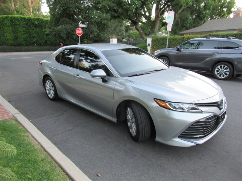 2019 Toyota Camry LE   - Photo 10 - Sherman Oaks, CA 91423