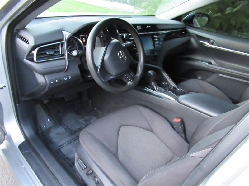 2019 Toyota Camry LE   - Photo 18 - Sherman Oaks, CA 91423