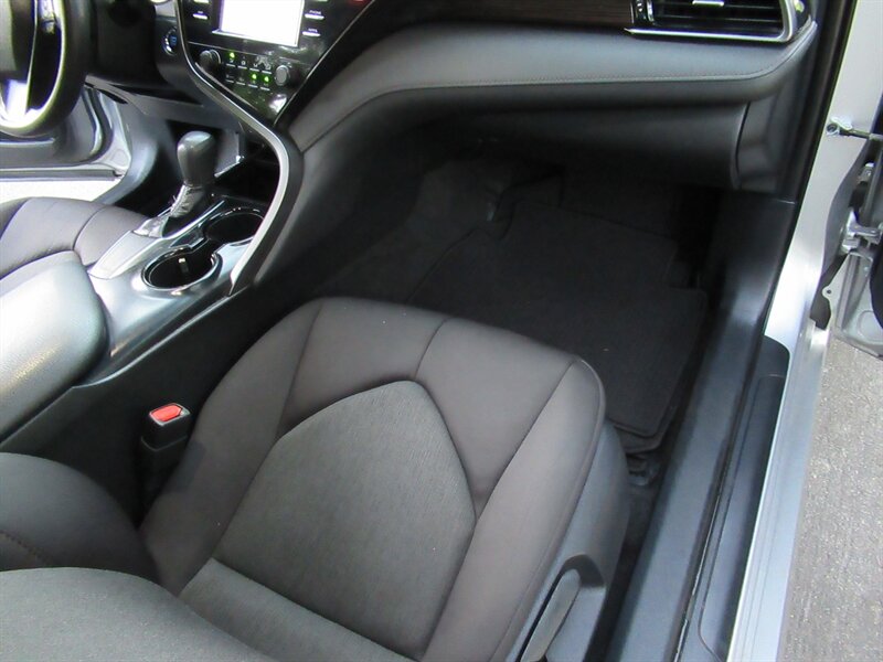 2019 Toyota Camry LE   - Photo 32 - Sherman Oaks, CA 91423