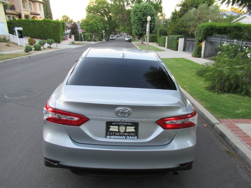 2019 Toyota Camry LE   - Photo 7 - Sherman Oaks, CA 91423