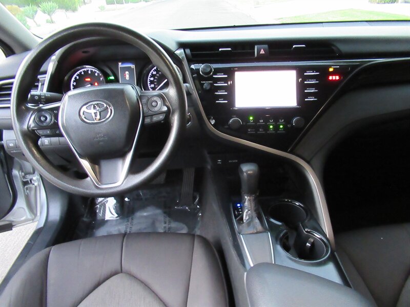 2019 Toyota Camry LE   - Photo 29 - Sherman Oaks, CA 91423