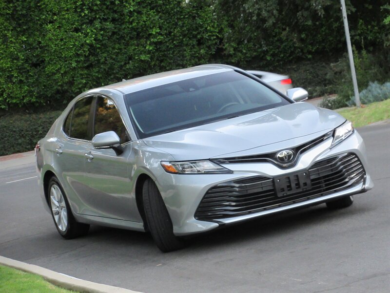 2019 Toyota Camry LE   - Photo 2 - Sherman Oaks, CA 91423