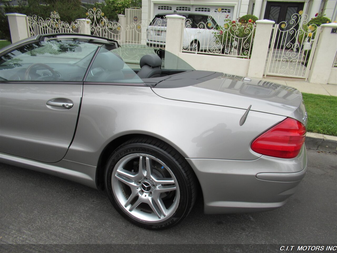2006 Mercedes-Benz SL 500   - Photo 33 - Sherman Oaks, CA 91423