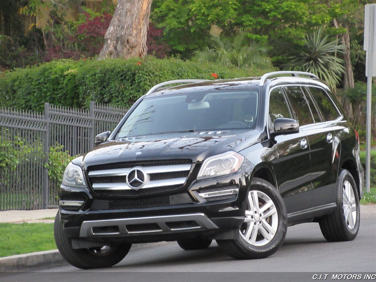 2014 Mercedes-Benz GL 450 4MATIC   - Photo 2 - Sherman Oaks, CA 91423