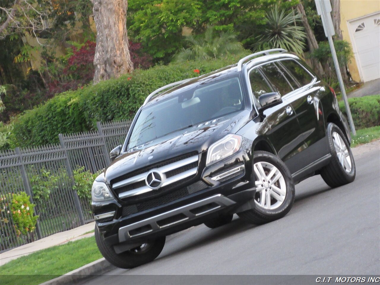 2014 Mercedes-Benz GL 450 4MATIC   - Photo 1 - Sherman Oaks, CA 91423