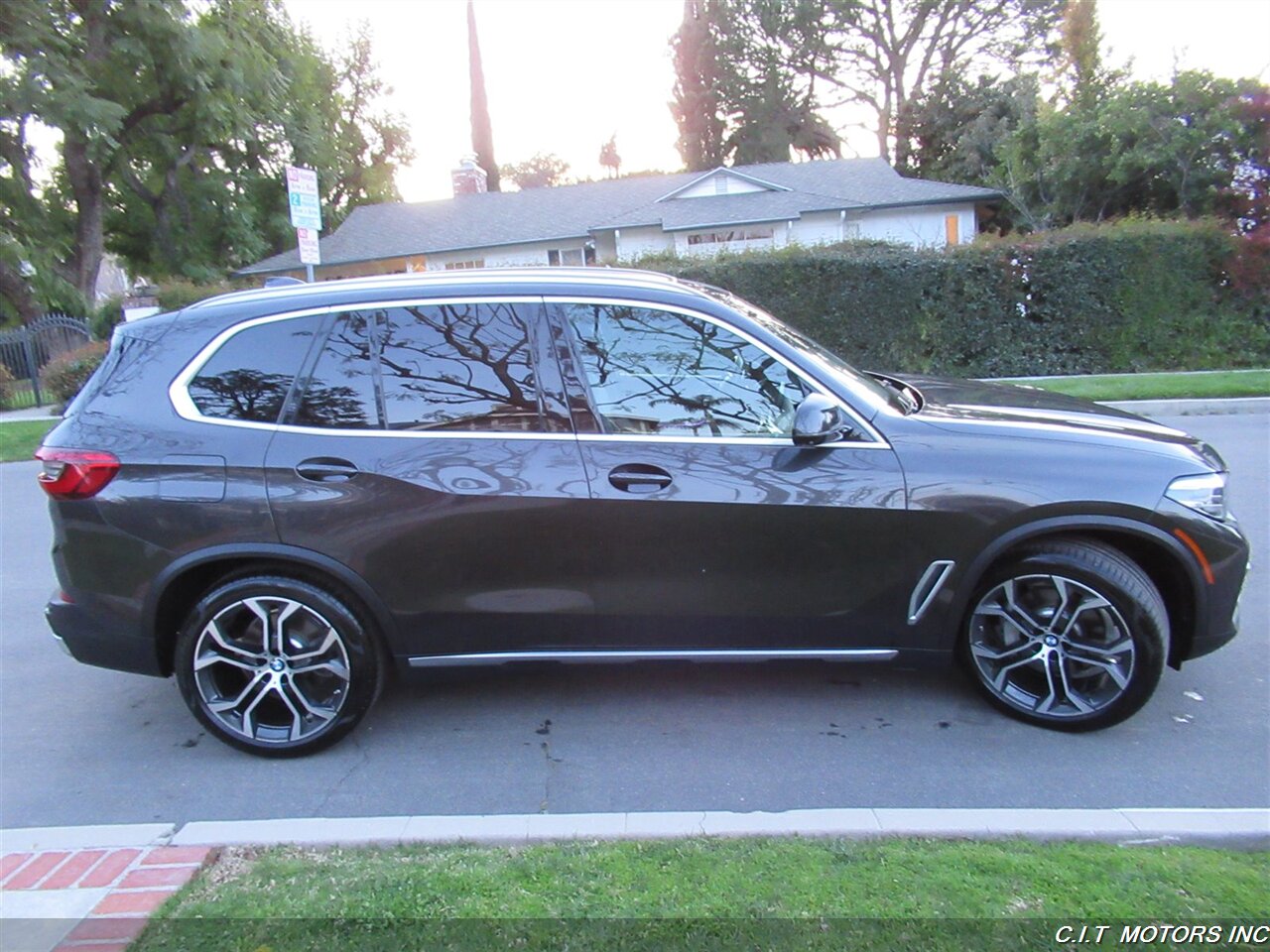 2020 BMW X5 sDrive40i   - Photo 6 - Sherman Oaks, CA 91423