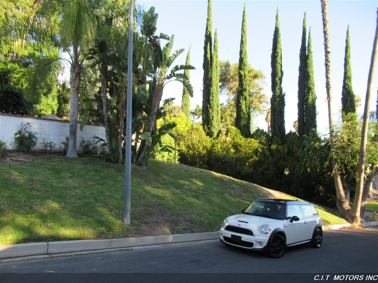 2012 MINI Cooper S   - Photo 2 - Sherman Oaks, CA 91423