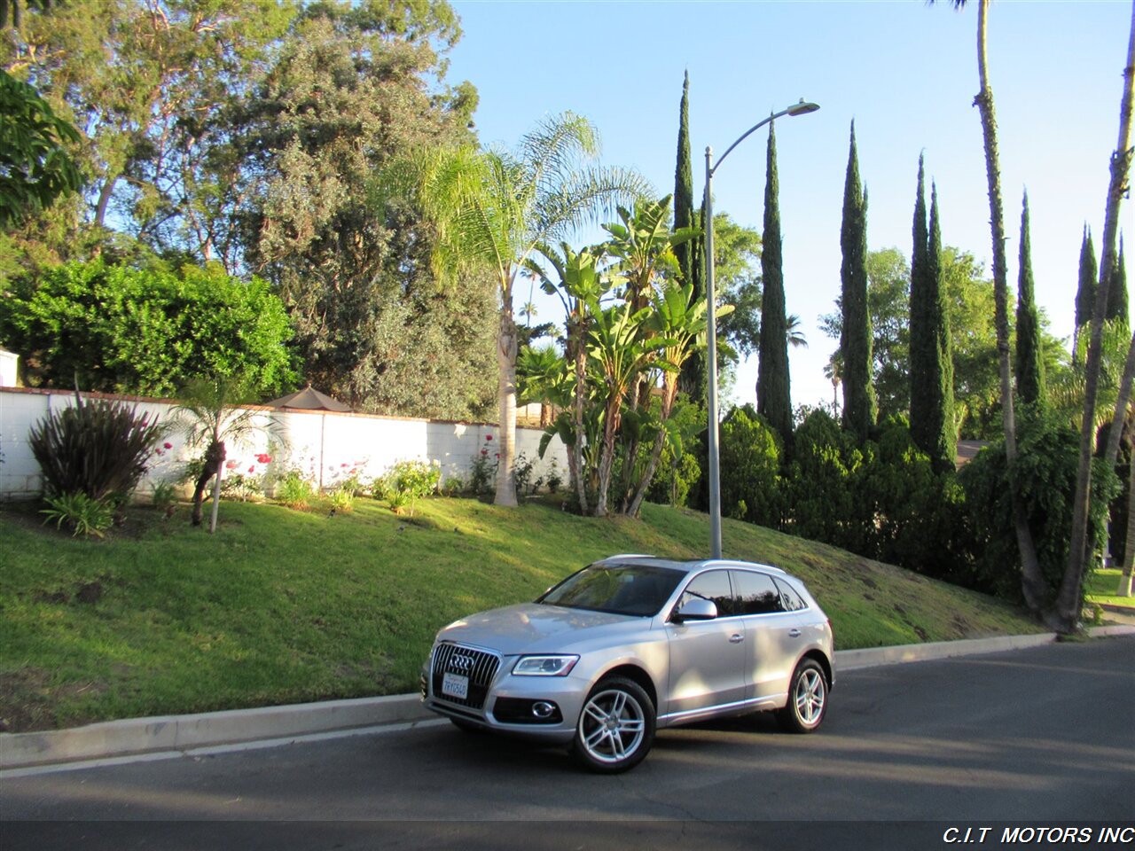 2016 Audi Q5 2.0T quattro Premium plus   - Photo 8 - Sherman Oaks, CA 91423