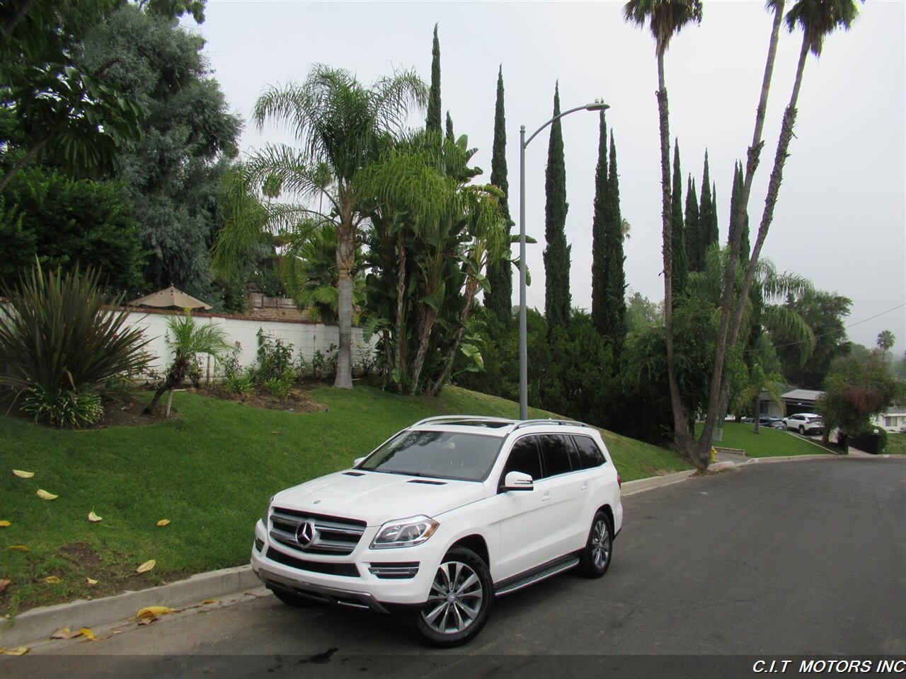 2015 Mercedes-Benz GL 450 4MATIC   - Photo 2 - Sherman Oaks, CA 91423