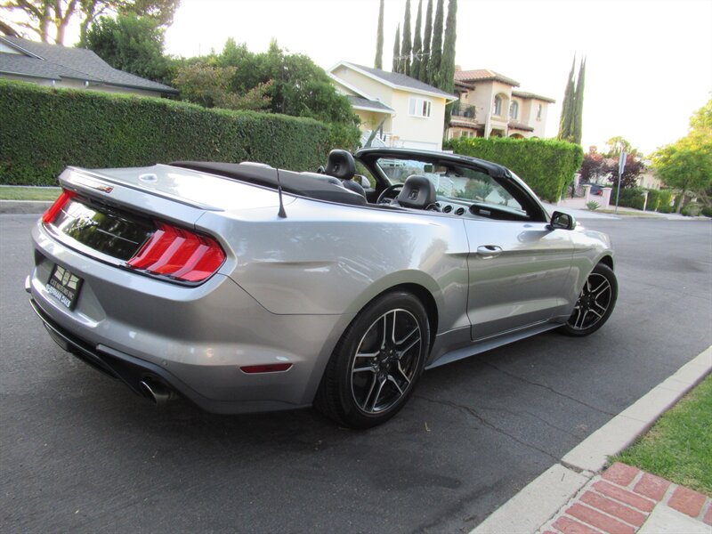 2022 Ford Mustang EcoBoost Premium   - Photo 8 - Sherman Oaks, CA 91423