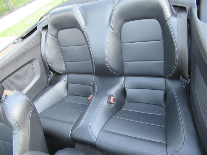 2022 Ford Mustang EcoBoost Premium   - Photo 23 - Sherman Oaks, CA 91423