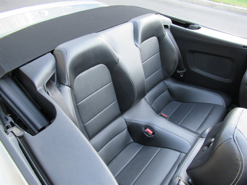 2022 Ford Mustang EcoBoost Premium   - Photo 24 - Sherman Oaks, CA 91423