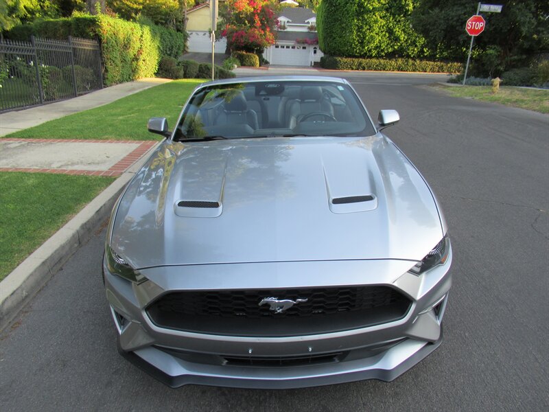 2022 Ford Mustang EcoBoost Premium   - Photo 11 - Sherman Oaks, CA 91423