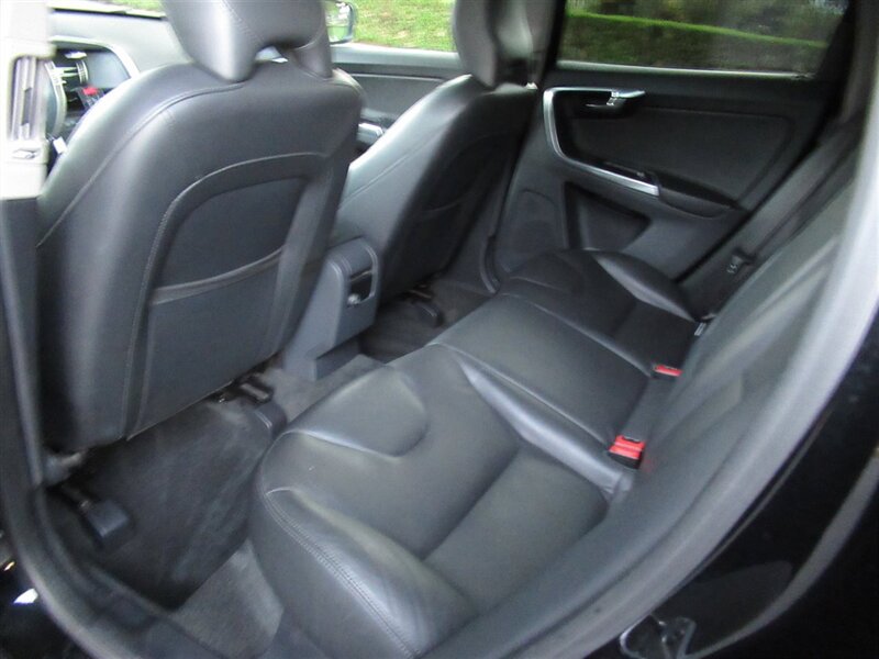 2016 Volvo XC60 T6 Drive-E Platinum   - Photo 24 - Sherman Oaks, CA 91423
