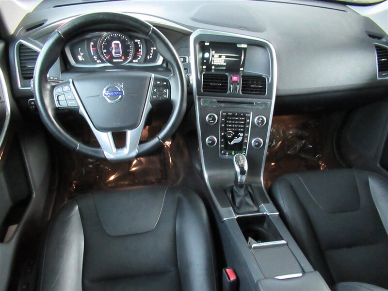 2016 Volvo XC60 T6 Drive-E Platinum   - Photo 25 - Sherman Oaks, CA 91423