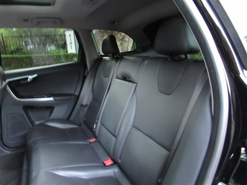2016 Volvo XC60 T6 Drive-E Platinum   - Photo 23 - Sherman Oaks, CA 91423