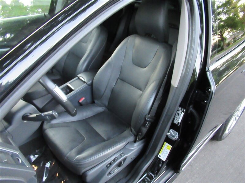 2016 Volvo XC60 T6 Drive-E Platinum   - Photo 12 - Sherman Oaks, CA 91423