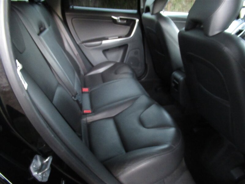 2016 Volvo XC60 T6 Drive-E Platinum   - Photo 31 - Sherman Oaks, CA 91423