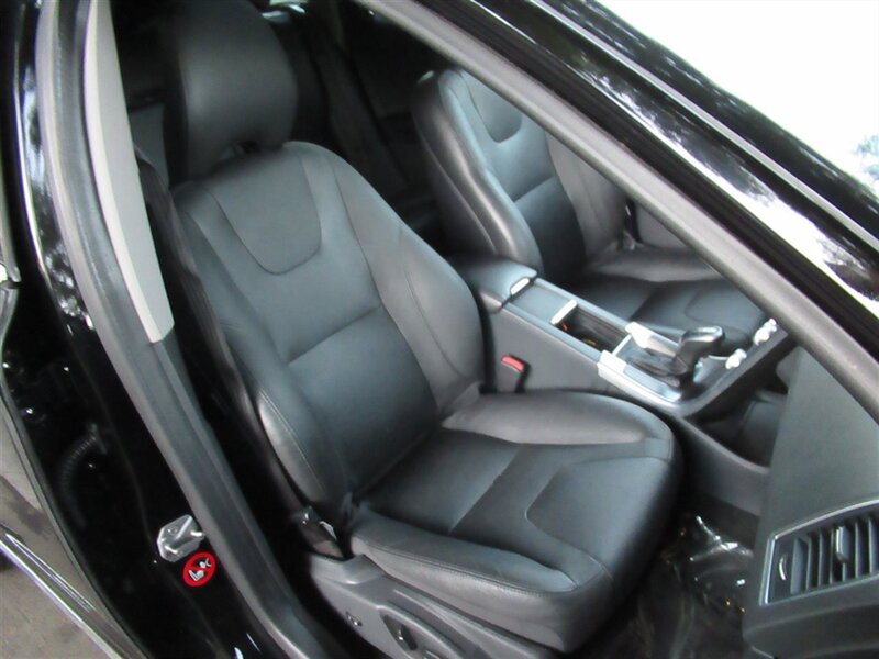 2016 Volvo XC60 T6 Drive-E Platinum   - Photo 32 - Sherman Oaks, CA 91423