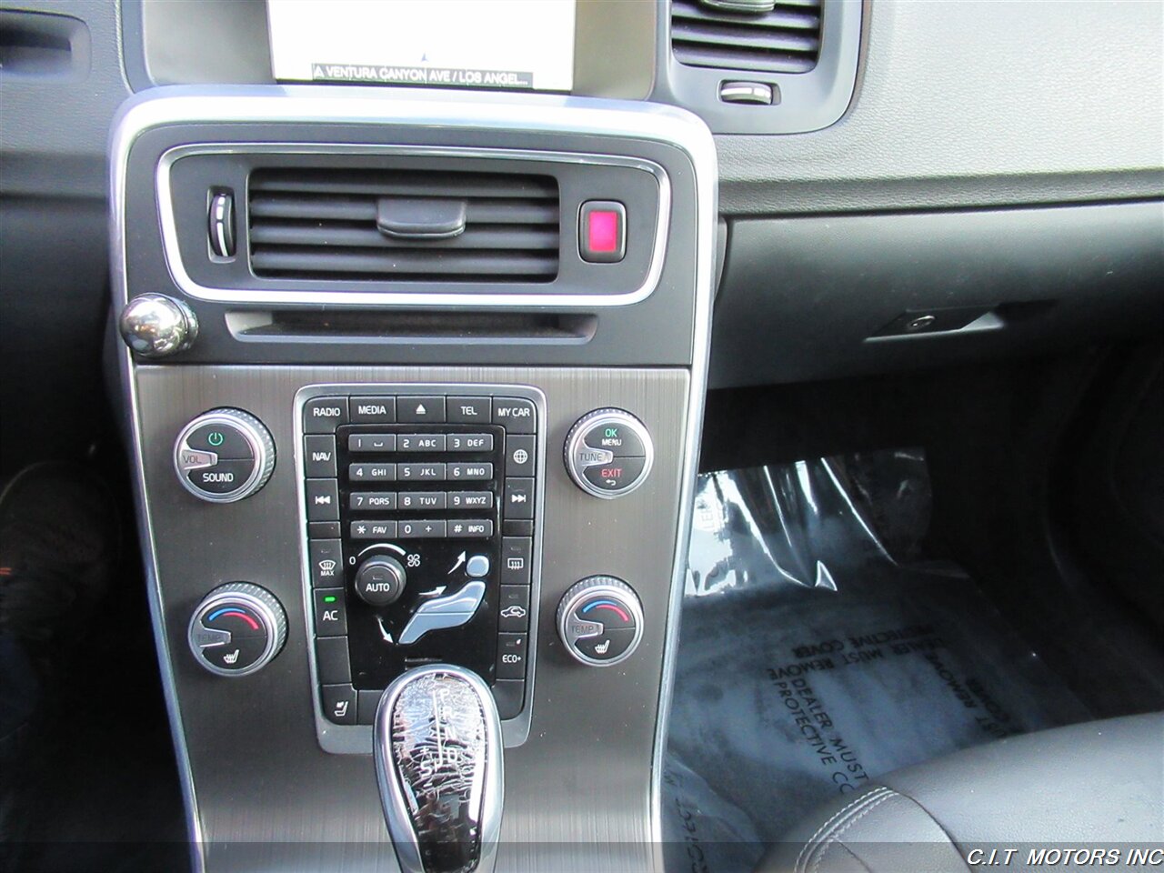2016 Volvo S60 T5 Drive-E Premier   - Photo 18 - Sherman Oaks, CA 91423