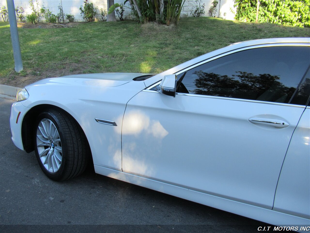 2014 BMW 528i   - Photo 32 - Sherman Oaks, CA 91423