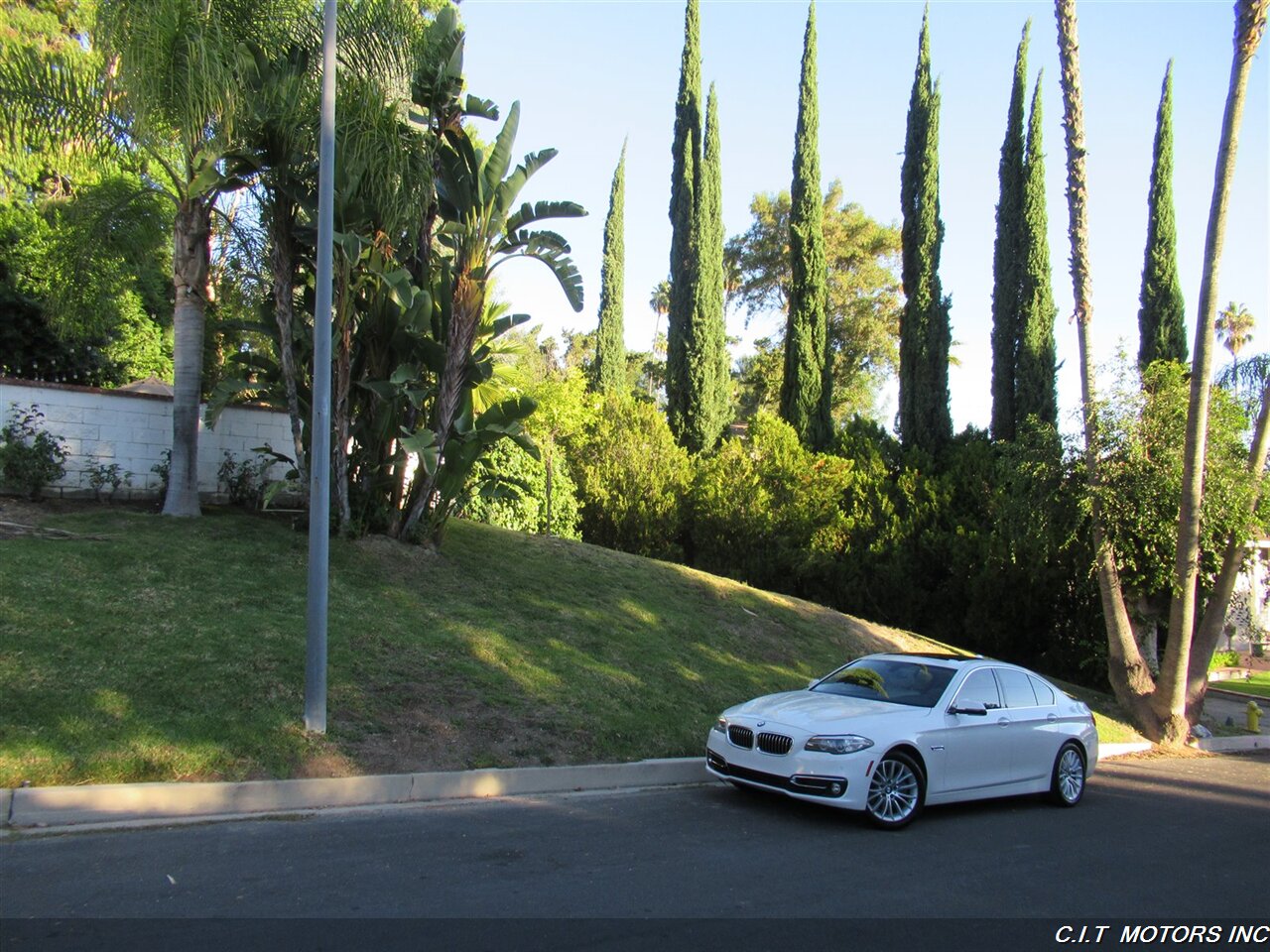 2014 BMW 528i   - Photo 2 - Sherman Oaks, CA 91423