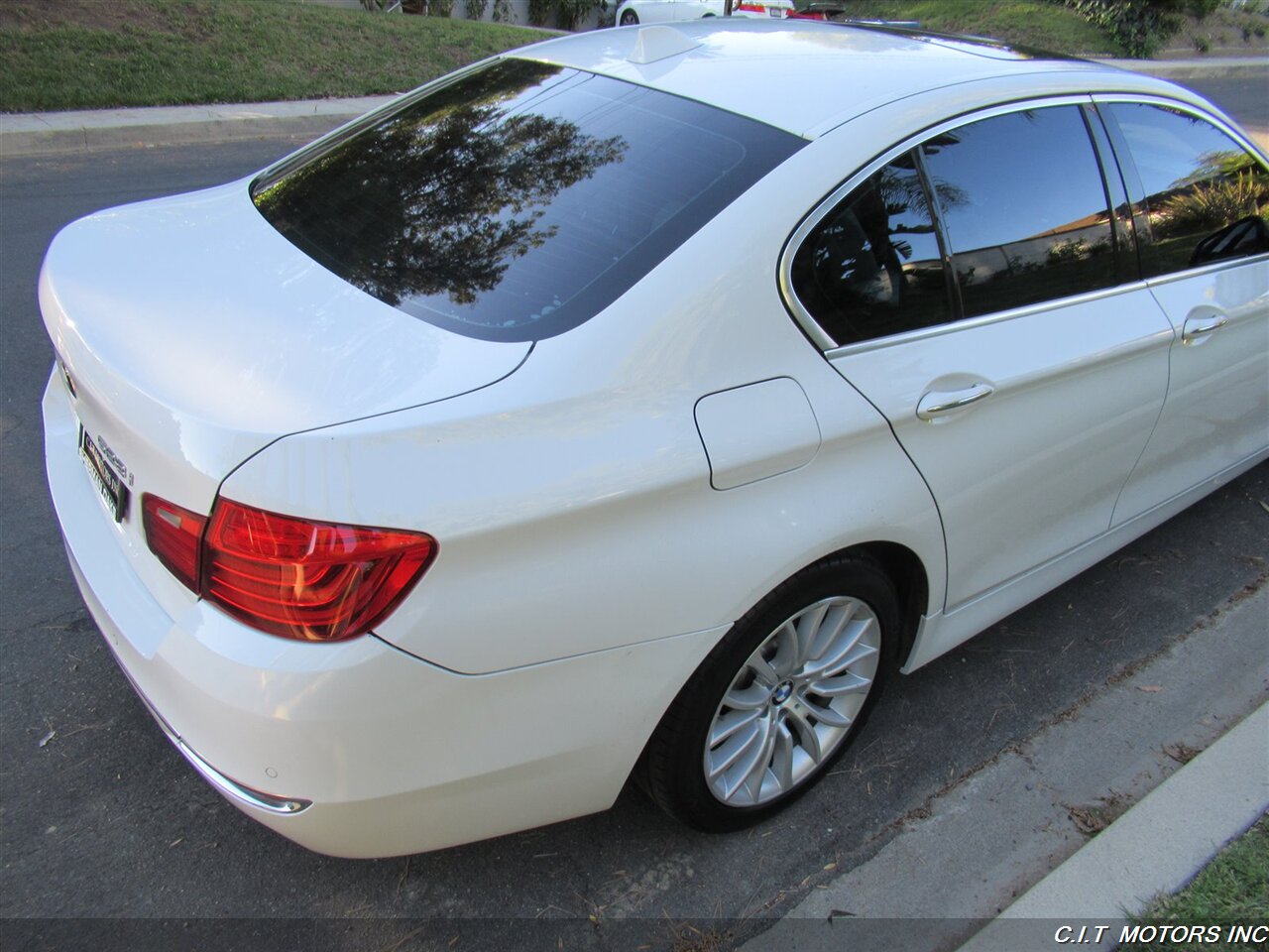 2014 BMW 528i   - Photo 30 - Sherman Oaks, CA 91423