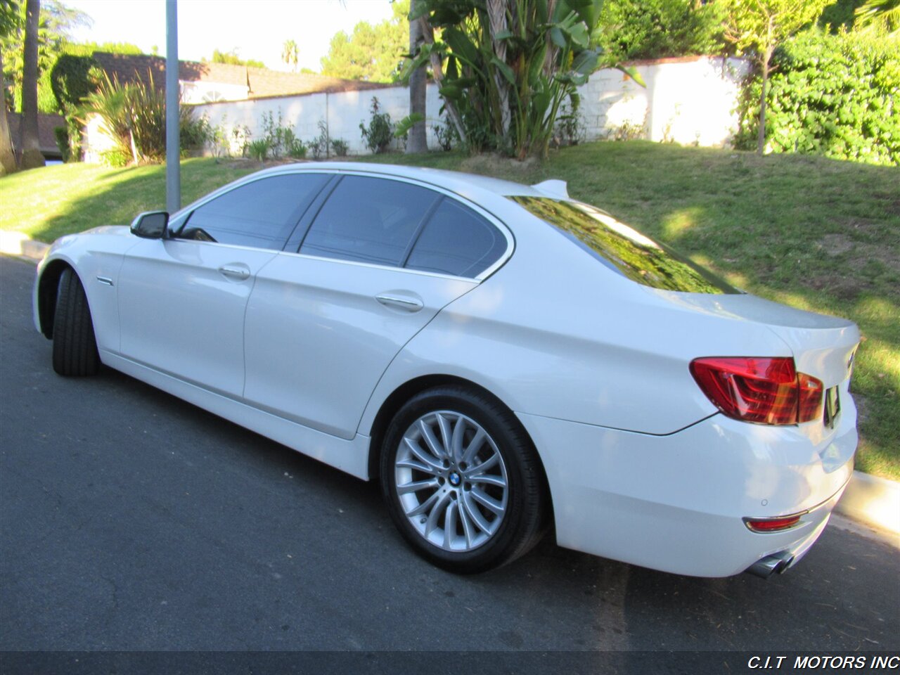 2014 BMW 528i   - Photo 8 - Sherman Oaks, CA 91423